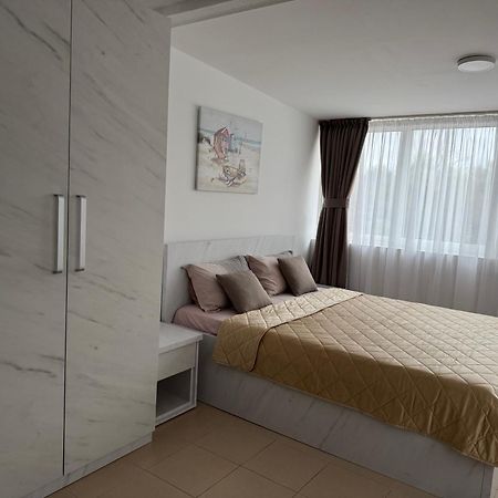 Apartments Residence Dj Petrovac Екстериор снимка