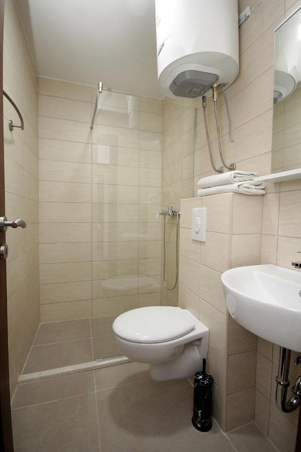 Apartments Residence Dj Petrovac Екстериор снимка