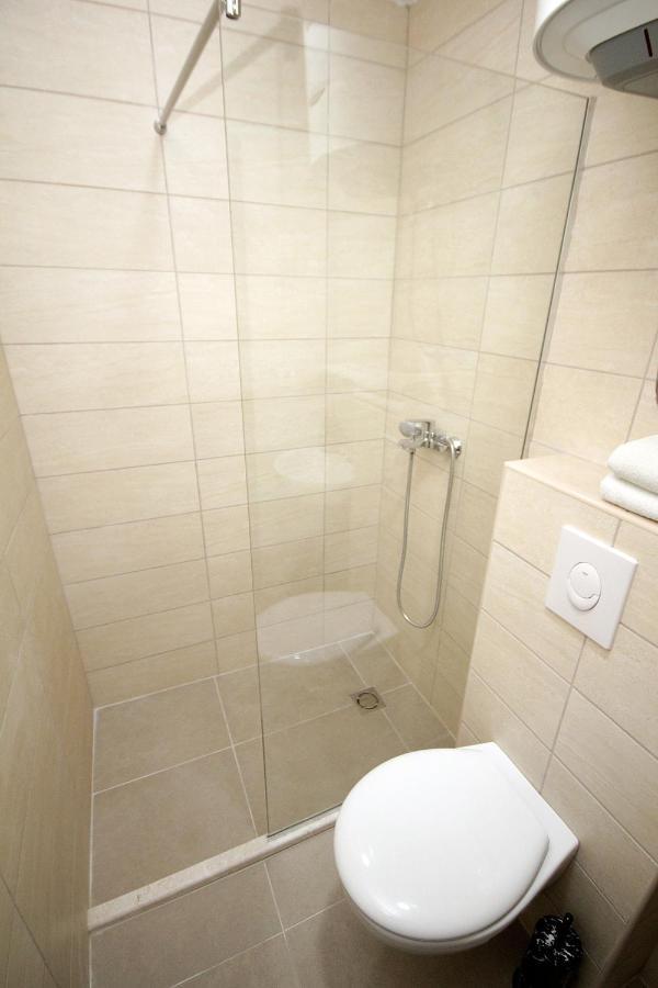 Apartments Residence Dj Petrovac Екстериор снимка